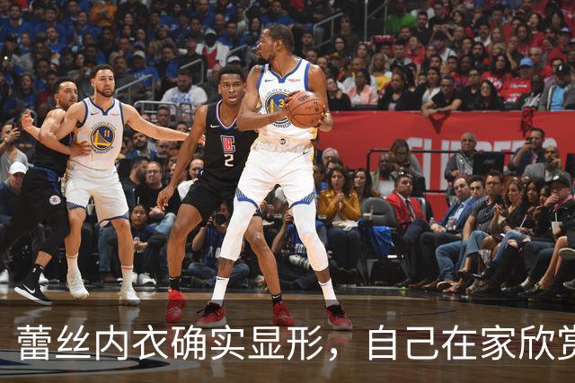 蕾丝内衣确实显形，自己在家欣赏不过分！